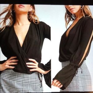 Black open slit long sleeve Top